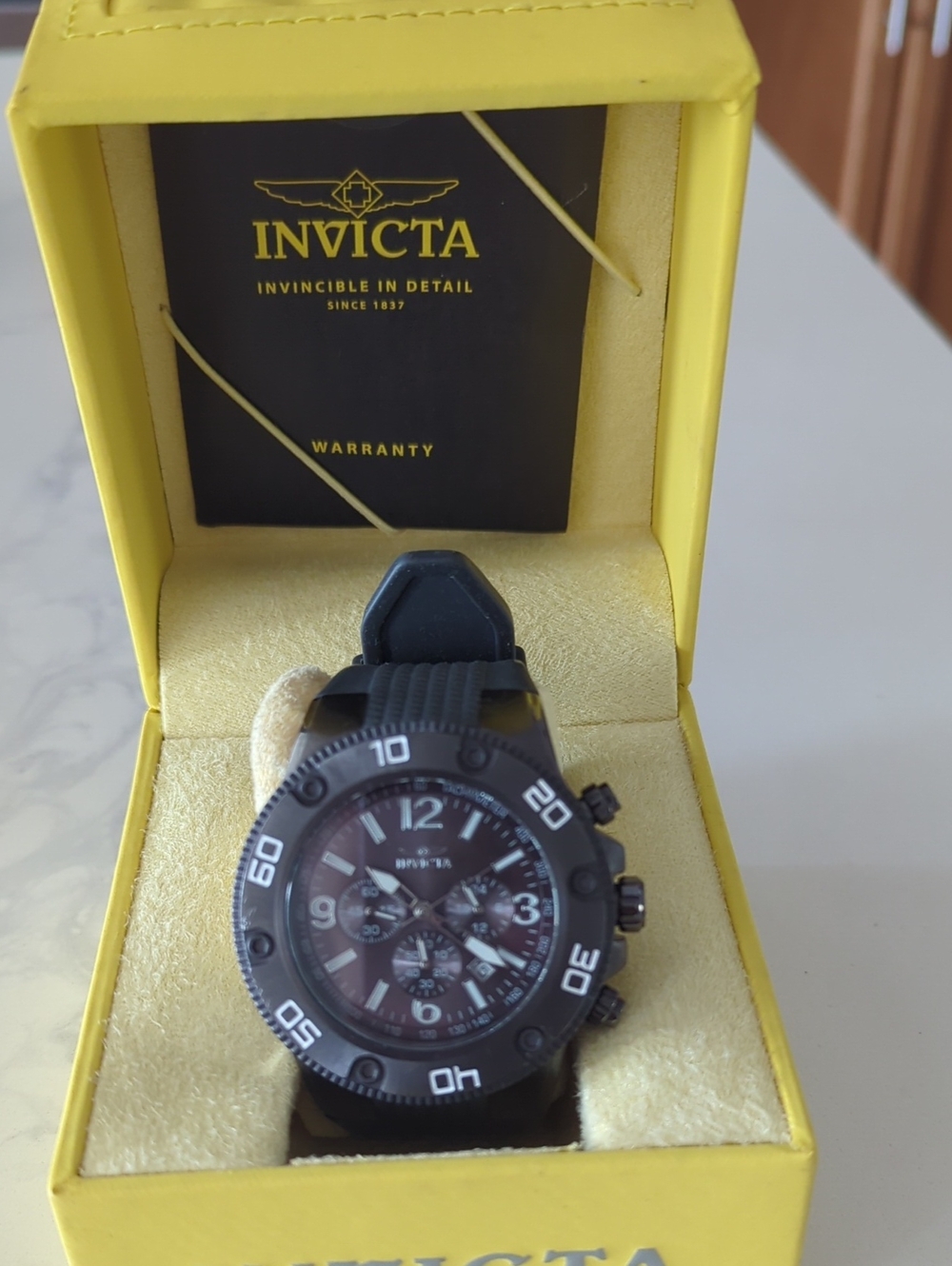 Invicta Men's Chronograph Watch Black Dial Rubber Strap - Box & Manual